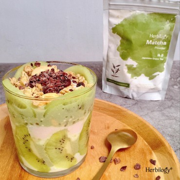 Matcha Kiwi Overnight Oats Parfaits