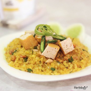 Nasi Kunyit Daun Jeruk